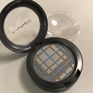 MAC Glamora Castle eyeshadow NIB LE A Tartan Tale