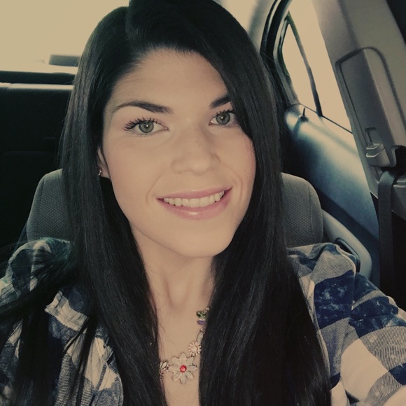 Meet your Posher, Jade - Picture 1 of 1