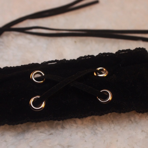 CONSTTANT HANDMADE FauxSuede Black on Black Choker - Picture 4 of 4