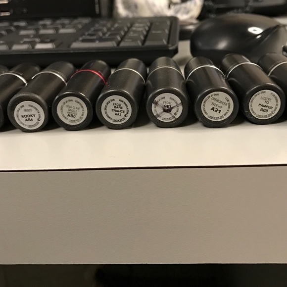 Powder Kiss Velvet Blur Slim Stick | MAC Cosmetics MAC lipsticks, pics of the bottoms *extra pics*