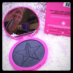 Jeffree Star skin frost in Onyx ice