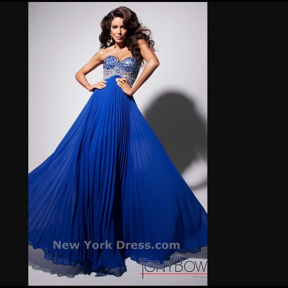 Tony bowls prom dress