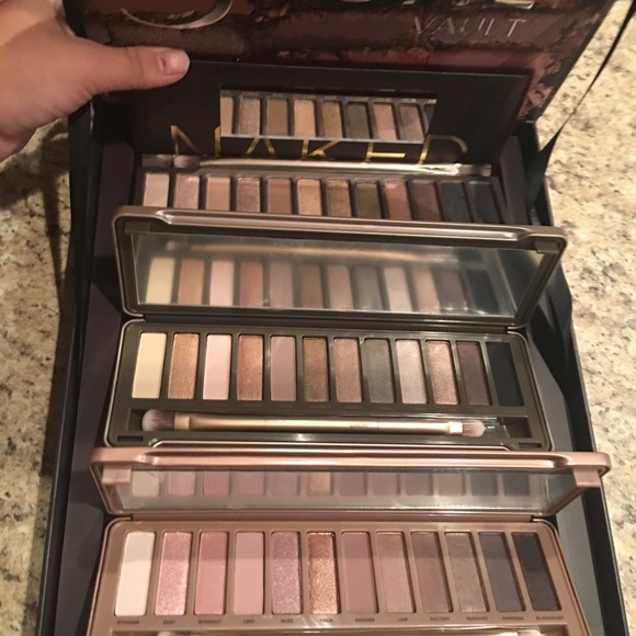 *SOLD*Urban Decay Naked the perfect 3 some *SOLD* - Picture 4 of 4