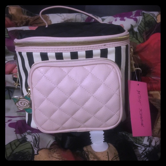 Betsey Johnson Handbags - *FINAL PRICE* Betsey Johnson insulated lunch tote