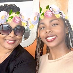 Meet your Posher, Angela