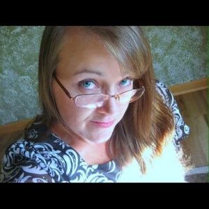 Meet your Posher, Lois