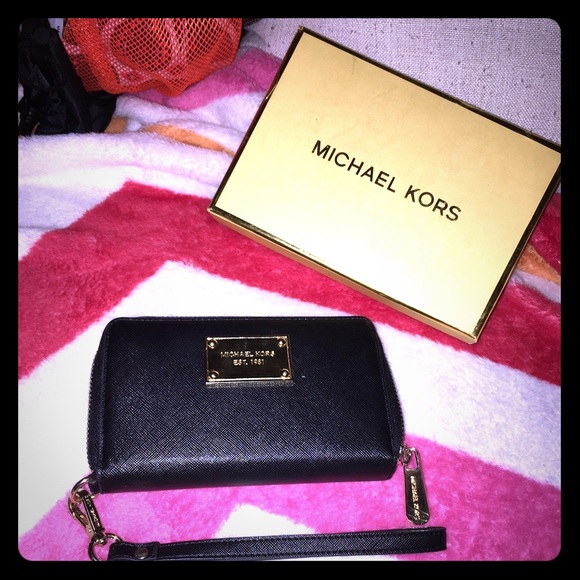 Michael Kors Wristlet