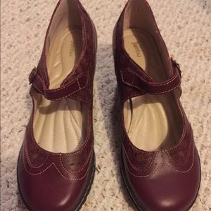 Jambu red leather heeled Mary Jane pump, 9M