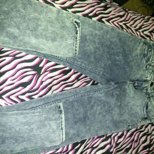 Very cute, soft girls skinny pants