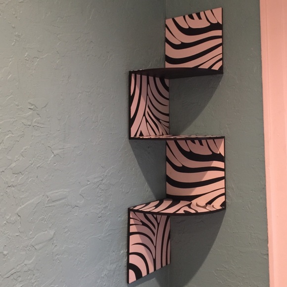 Zebra shelf