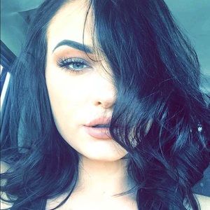 Meet your Posher, Molly