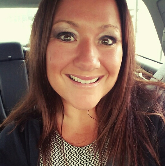 Meet your Posher, Melissa - Picture 1 of 1