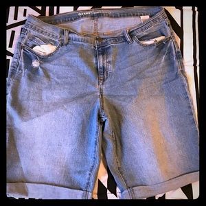 NEVER WORN Old Navy Bermuda Shorts