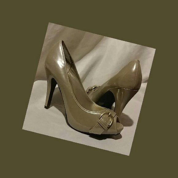 🔷️Brand New Beige Peep Toe Heels🔷️ - Picture 2 of 4