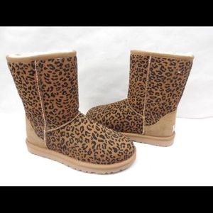 UGG WOMENS SHORT ROSETTE 1006072 LEOPARD CLASSIC 6