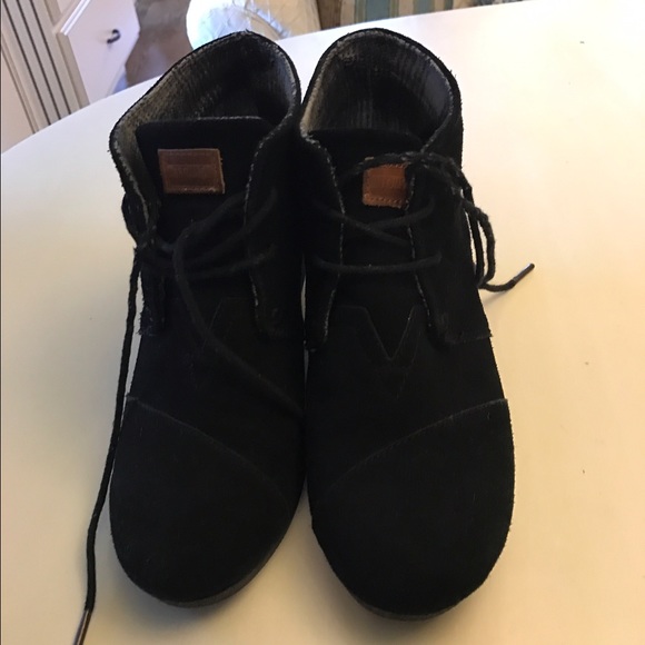 Toms black suede wedges