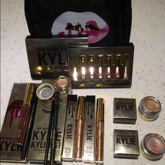 This is a Kylie lip kit