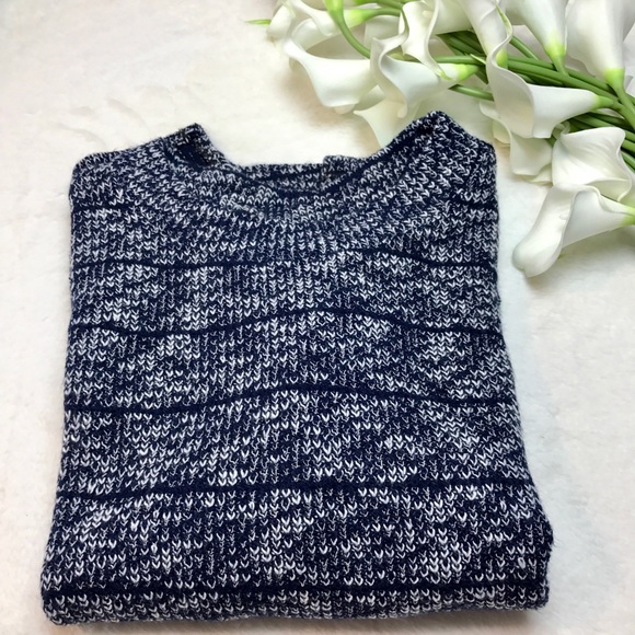 Ripped Sweater - Picture 4 of 5