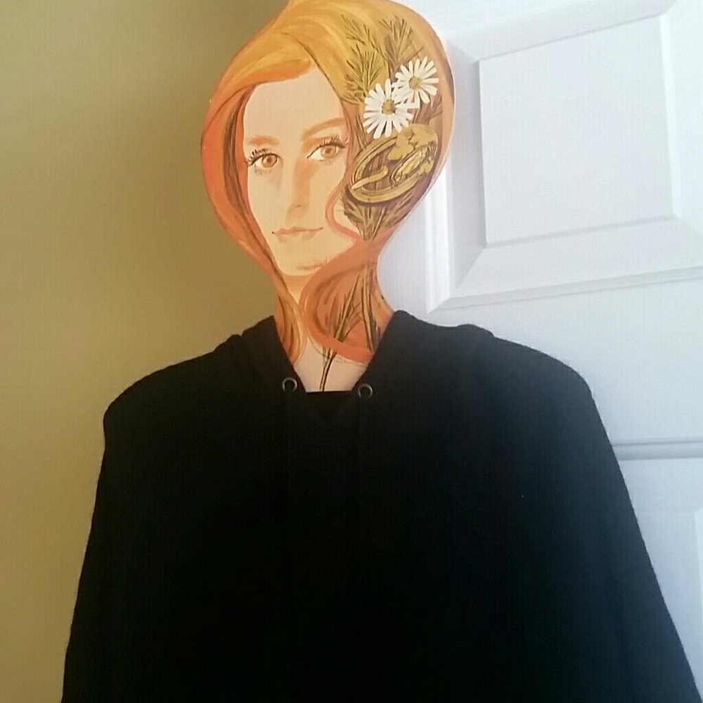 SALE..R Lauren Black poncho w hood & pouch🌼🌼