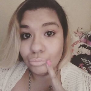 Meet your Posher, Desiree