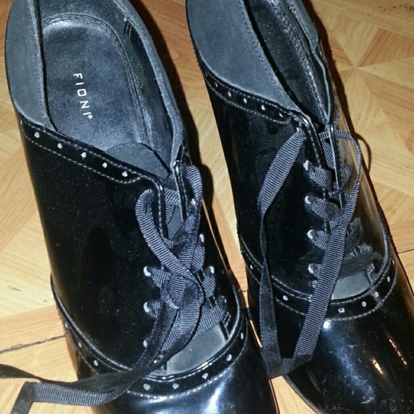 Heels - Picture 3 of 4