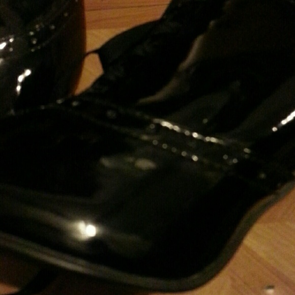 Heels - Picture 4 of 4