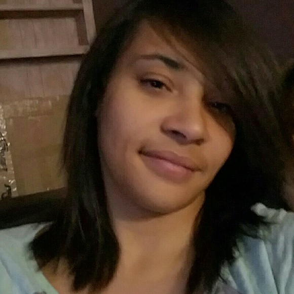 Meet your Posher, Adrianna
