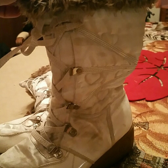 Girls boots