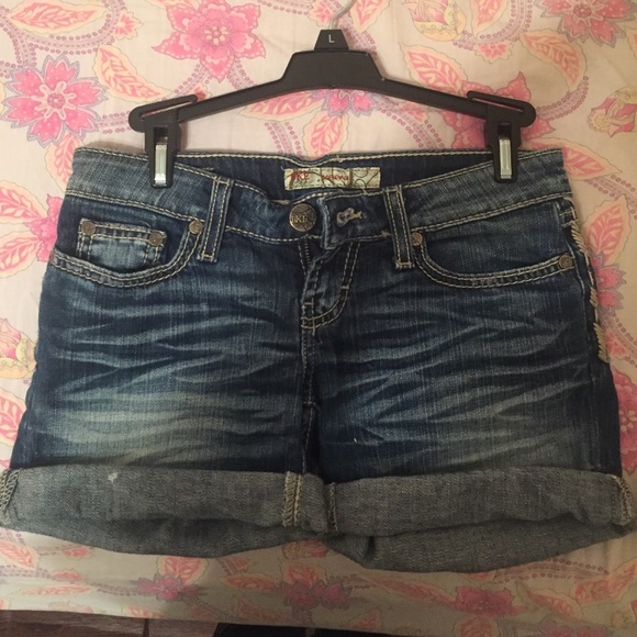 Denim shorts front Buckle