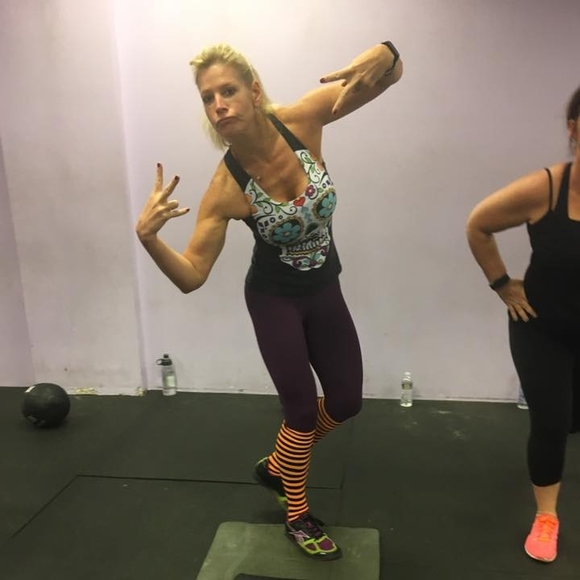 Meet your Posher, Dee