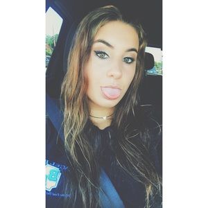 Meet your Posher, Nicole