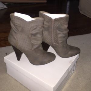 Black Poppy Perf Leather Cognac boots