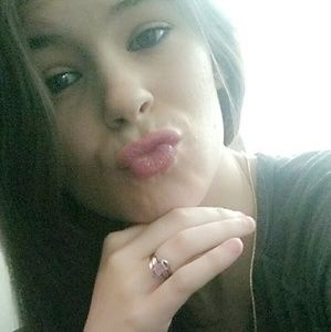 Meet your Posher, Abigail