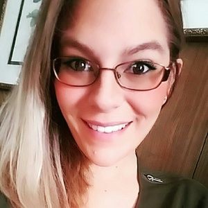 Meet your Posher, Alicia