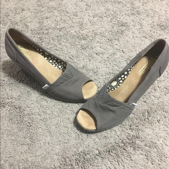Gray Tom Wedges