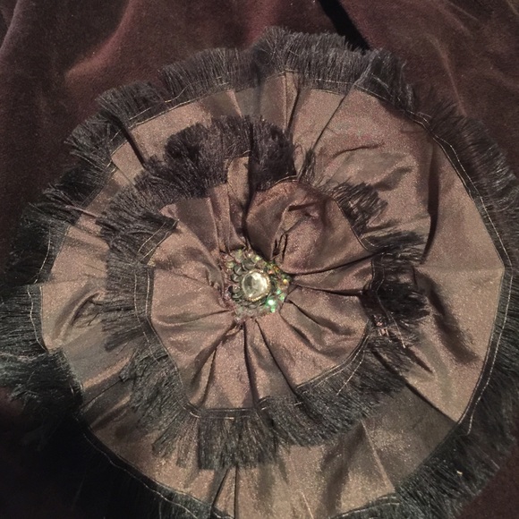 Velvet and silk hand bag - Picture 2 of 3