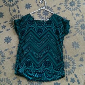 Short sleeve top