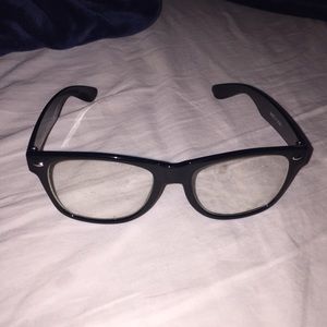 Fake nerdy glasses 👓
