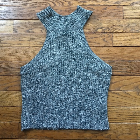 Charlotte Russe Tops - CROP TOP