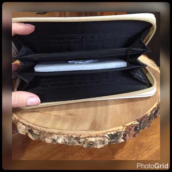 FINAL SALE❣Feather Wallet - Picture 2 of 3