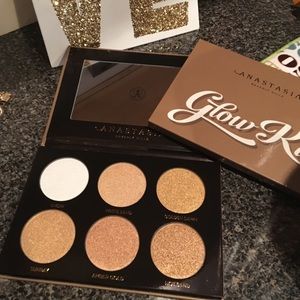 Anastasia glow kit