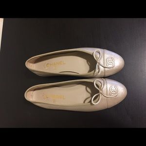 ⚡️Flash Sale⚡️CHANEL Flats Gold