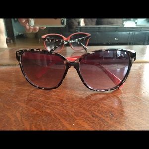Tortoise Shell/Coral Sunglasses