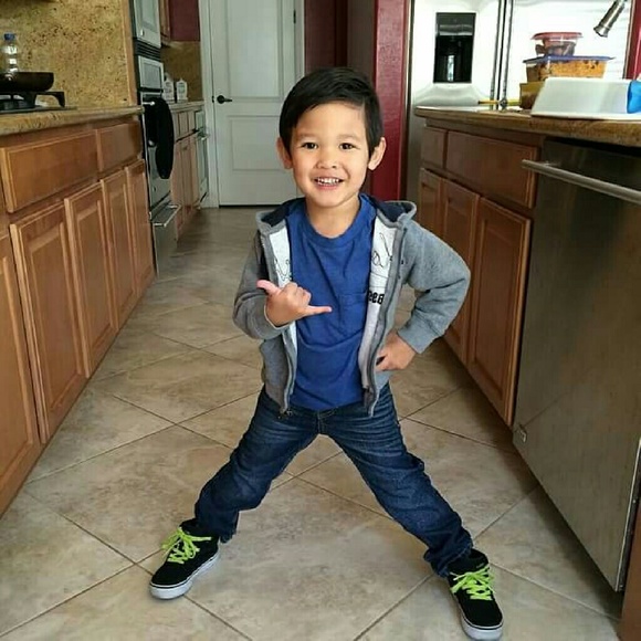 Welcome to Mauigrlxo's Closet ♡ - Picture 4 of 4