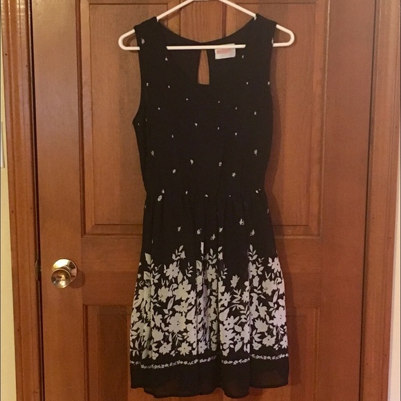 Moon Collection Dresses & Skirts - Beautiful Modcloth dress!
