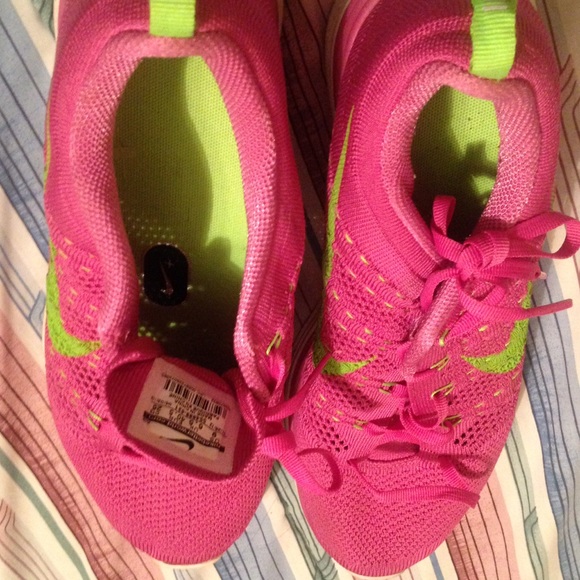 Nike tennis shoes