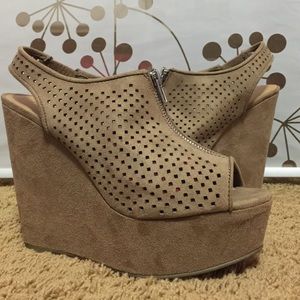 Beige Soda Wedges