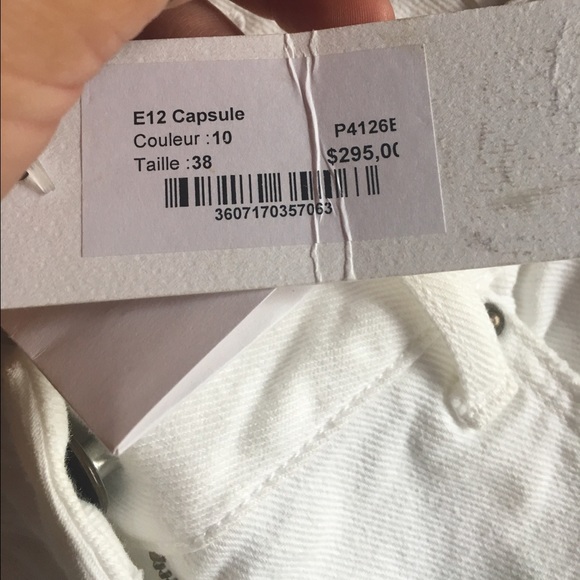 White Sandro jeans/capris fit like a size 0 or 2