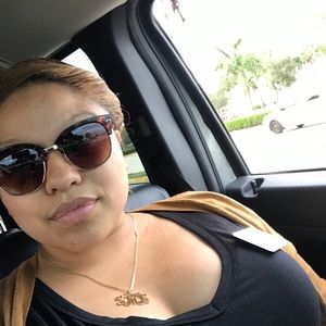 Meet your Posher, Stephany