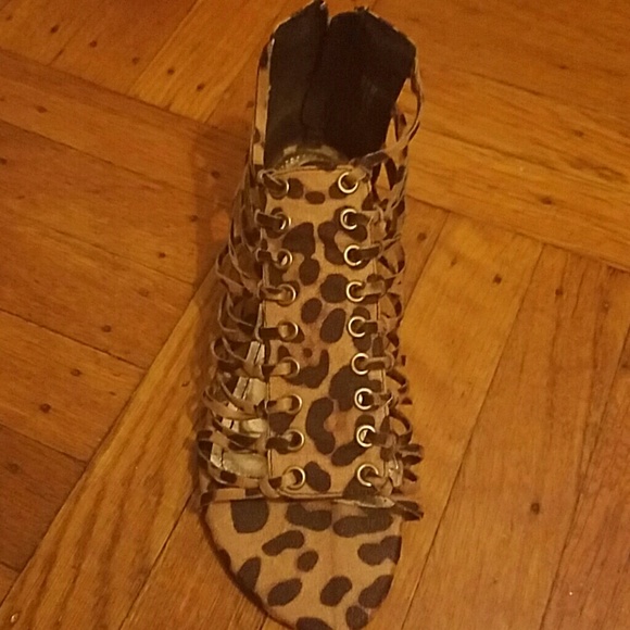 Bamboo Leopard print sandals - Picture 3 of 4